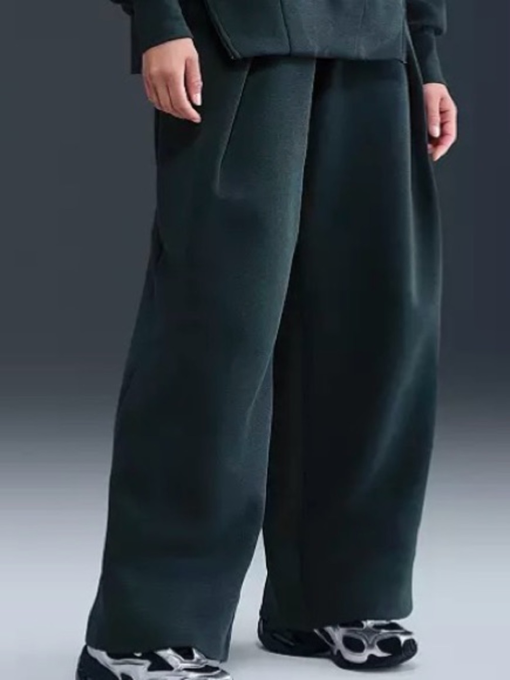 NWT Nike Women's Sportswear Tech Fleece High-Waisted Pleated Pants - L